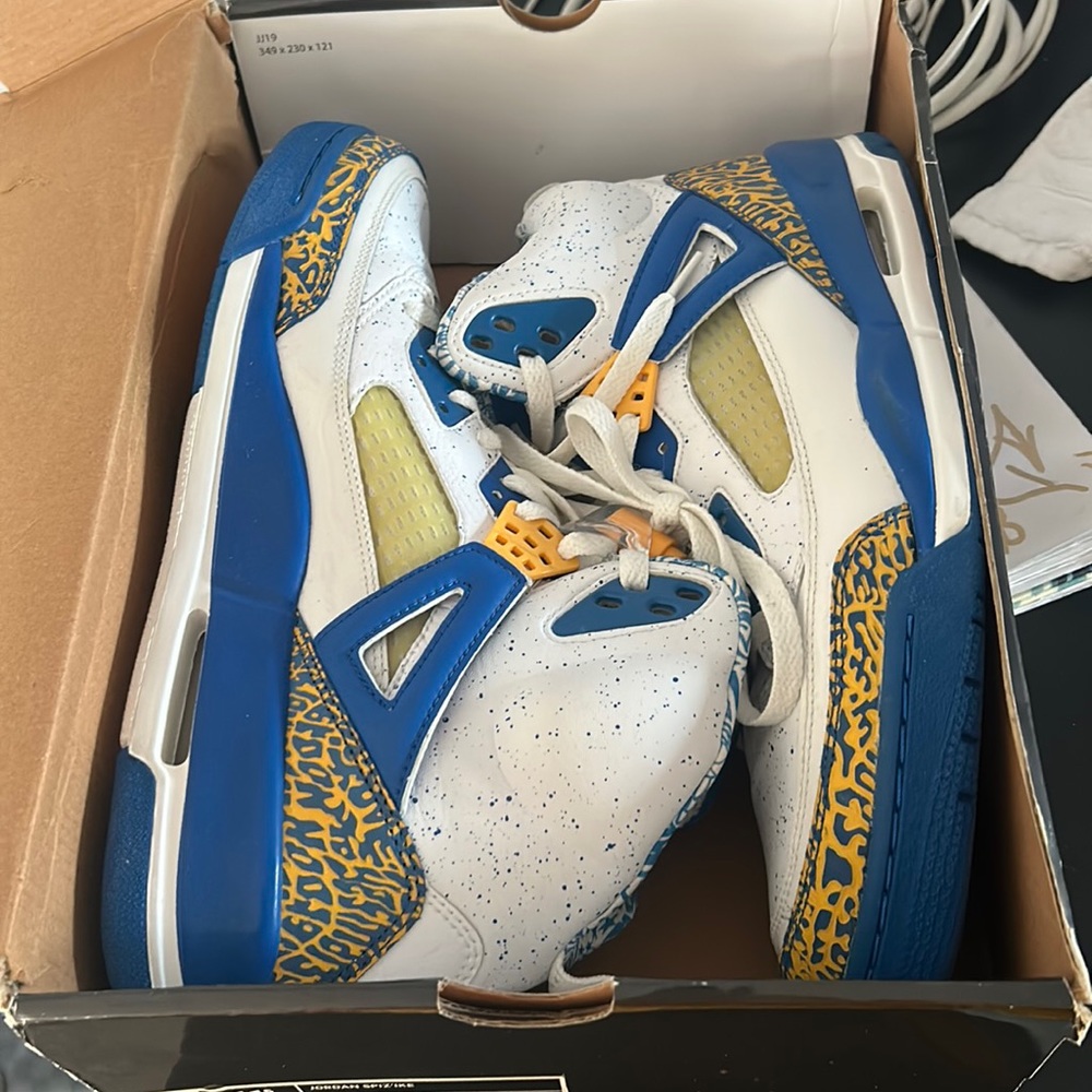 Jordan spiz ike 11.5 pre own  spike Lee do the right thing movie